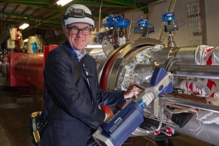 CERN inicia desconexão do Grande Colisor de Hádrons