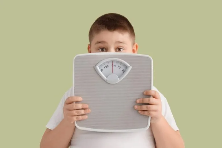 Estudo revela deficiências nutricionais em crianças em tratamento com GLP-1