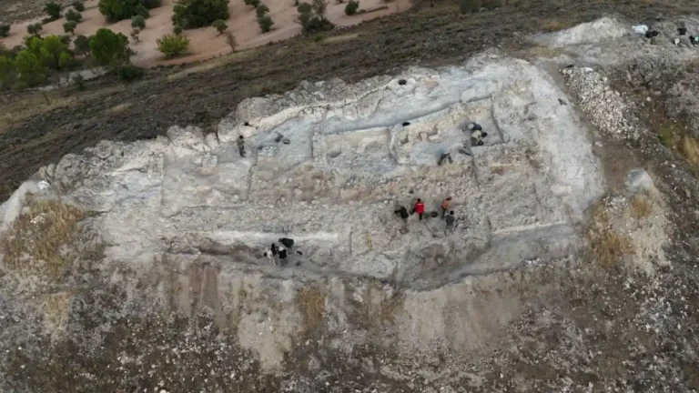 Engenheiros Almorávidas construíram fortaleza em rocha na Espanha