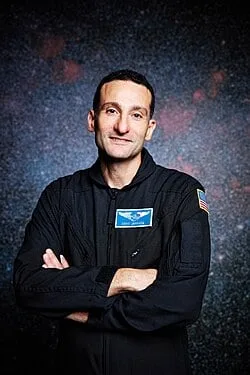 Dr. Eiman Jahangir compartilha lições sobre carreira espacial