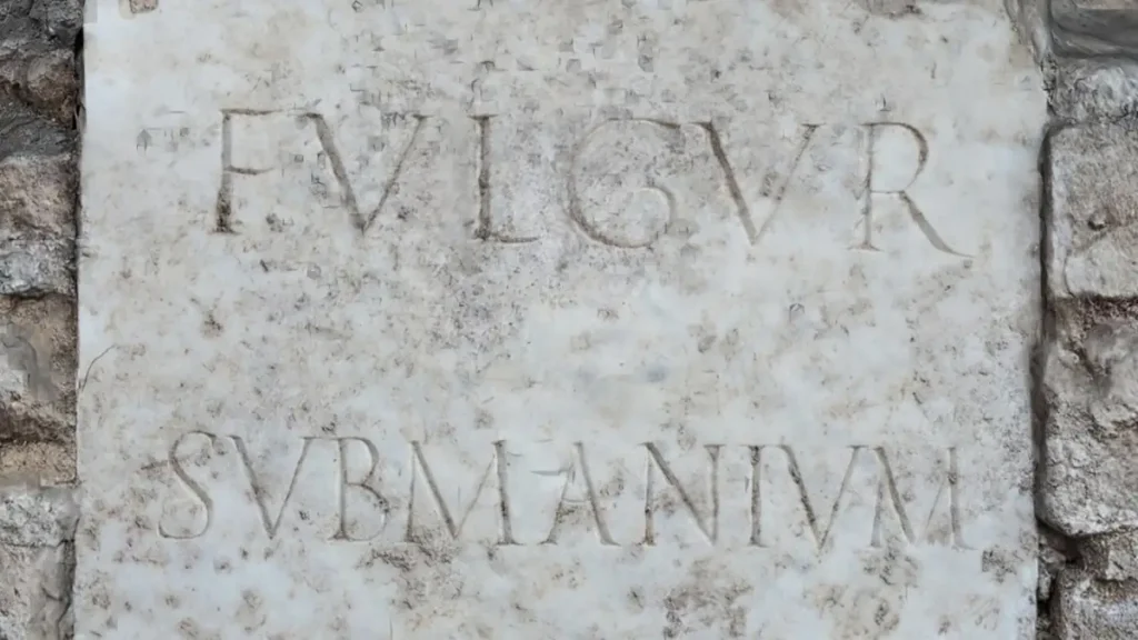 inscription FVLGVR SVBMANIVM lightning god romans villa adriana