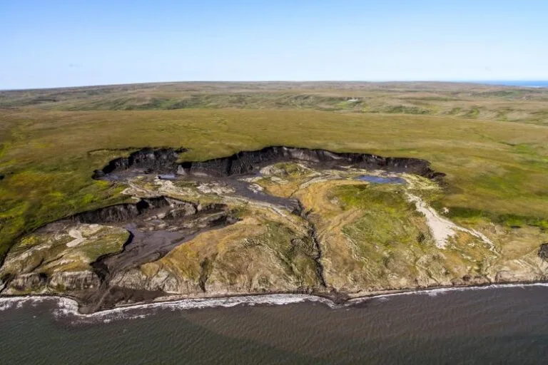 Descongelamento do permafrost libera carbono, mas é retido no fundo do mar