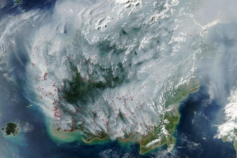 Fires subterrâneas na Indonésia aumentam com El Niño