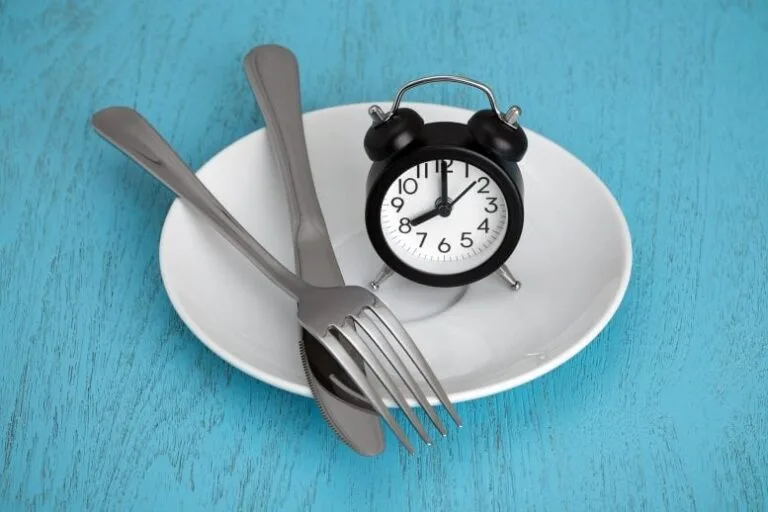 Estudo revela que alimentação restrita no tempo ajuda na perda de peso