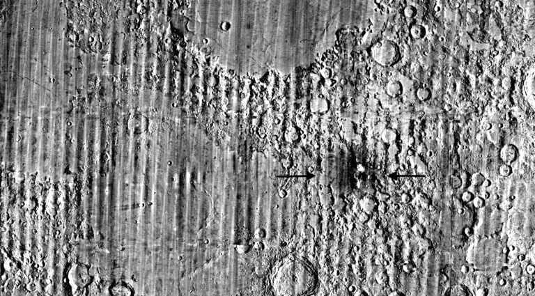 Cientistas revelam detalhes sobre nova cratera na Lua