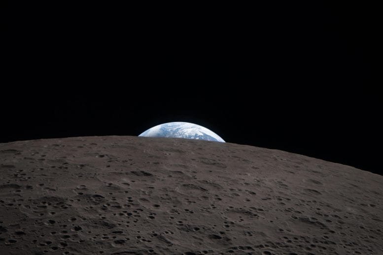 NASA Artemis II Earthset Earth Moon
