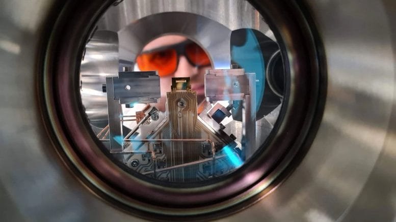 Philip Leindecker Looks Into the Ultrahigh Vacuum Chamber