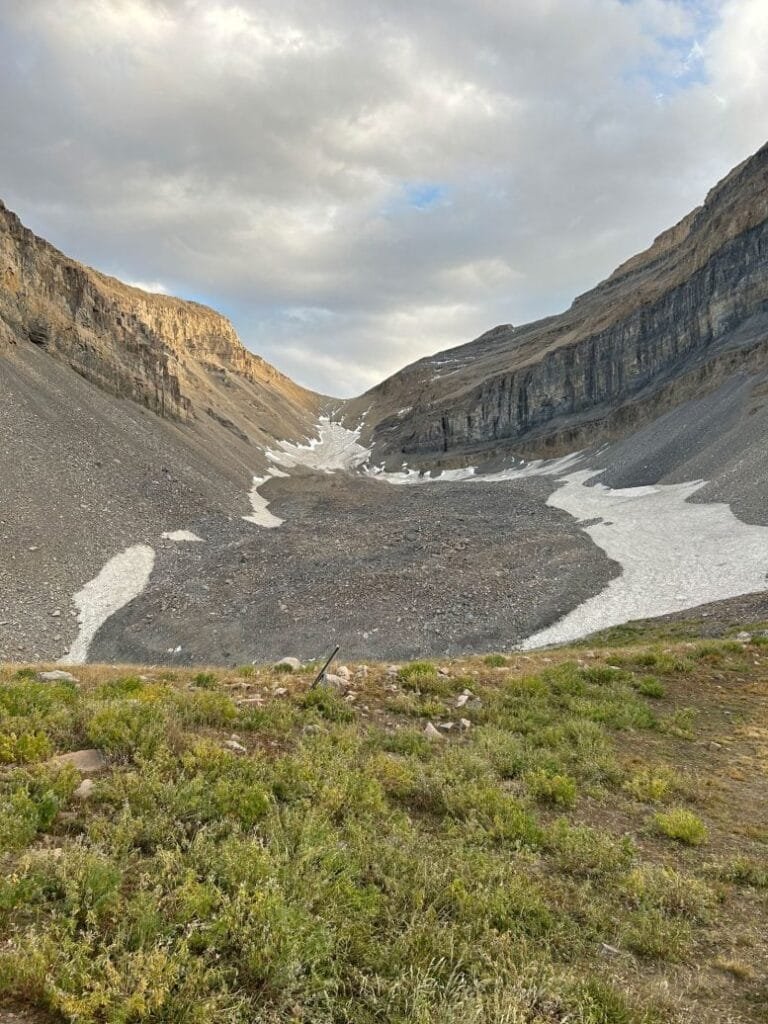 Estudo revela gelo oculto em montanha de Utah capaz de encher 600 piscinas olímpicas