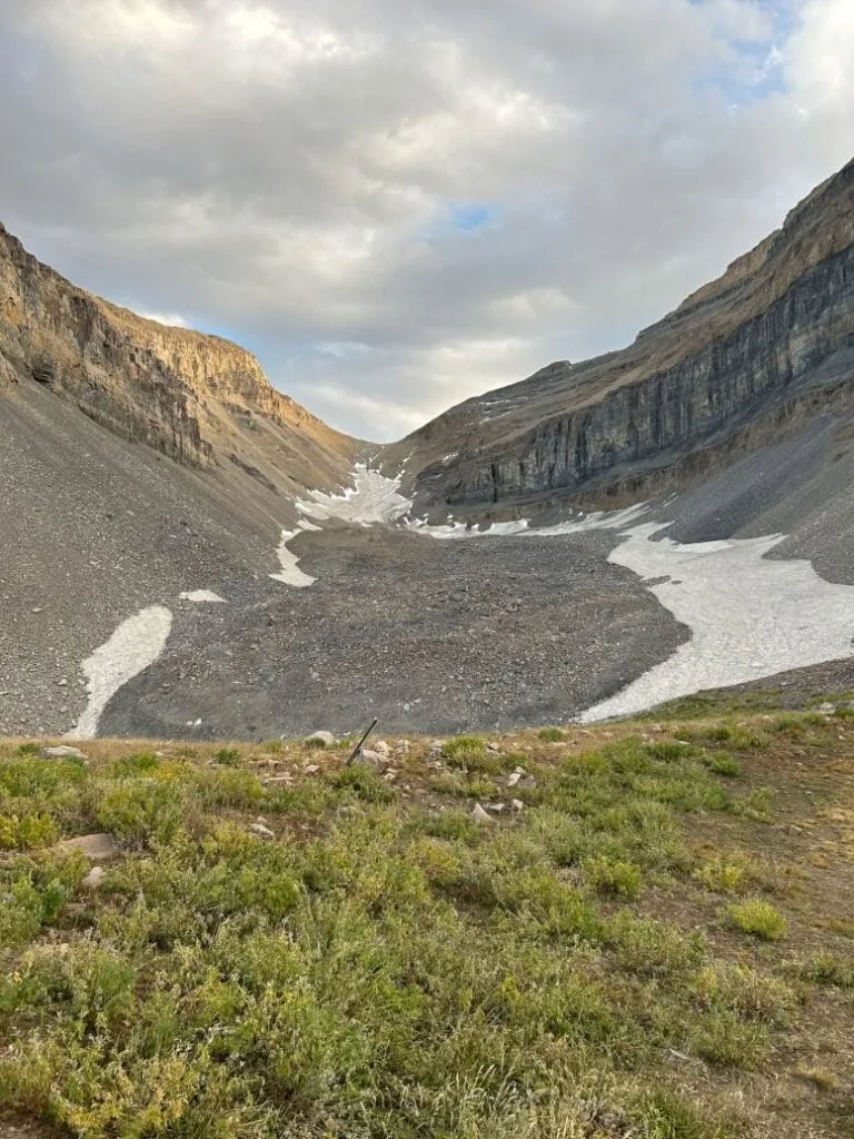 Estudo revela gelo oculto em montanha de Utah capaz de encher 600 piscinas olímpicas