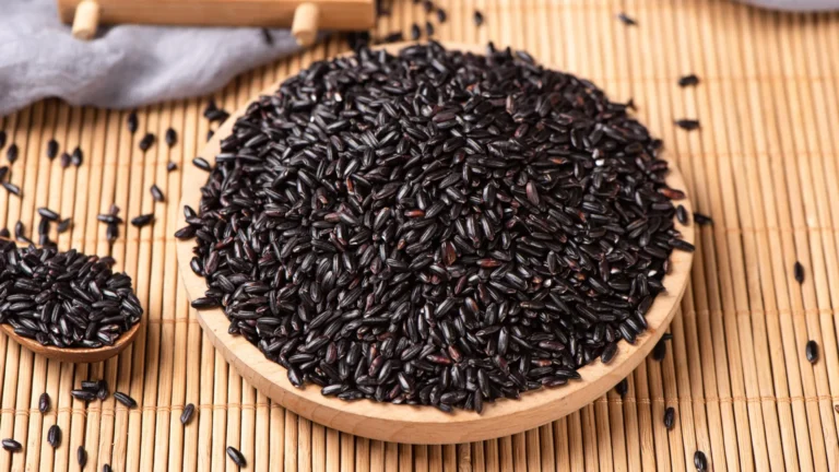 Estudo revela benefícios do arroz preto e verde para saúde