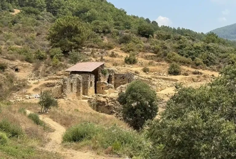 Banho romano se transforma em fábrica de vinho na Turquia