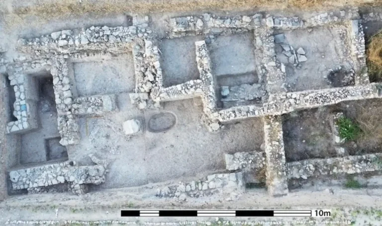 Descoberta de cidade portuária antiga em Chipre revela comércio global