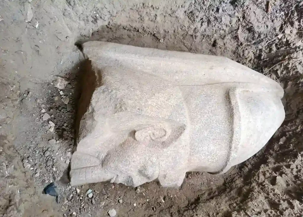 colossal statues Ramesses II