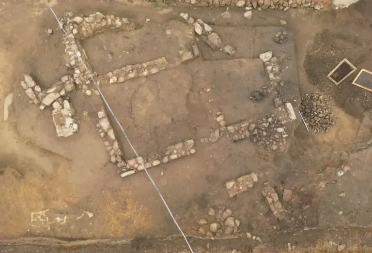 Descoberta de espada ritual revela assentamento nurágico na Sardenha