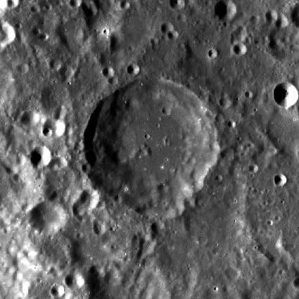 Estudo aponta vulcão enterrado na Lua e antigo campo magnético