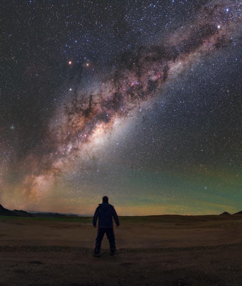 The center of the Milky Way as seen from Chile. The core contains very old stars that date back to early in cosmic history. Credit: ESO/P.Horalek CC by 4.0.