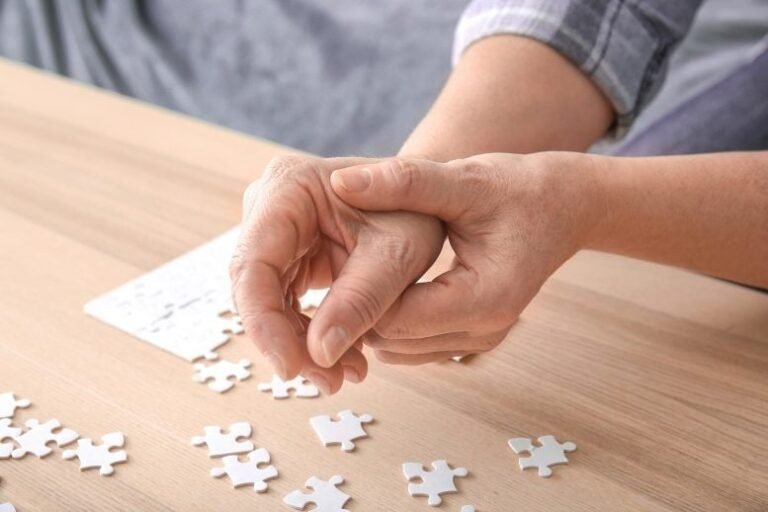 Atividade física pode beneficiar pessoas com Parkinson, aponta estudo