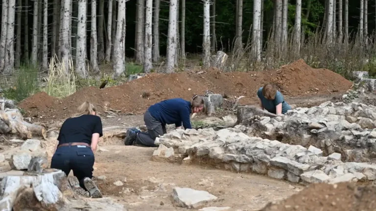 Descoberta de templo romano sugere uso contínuo após retirada