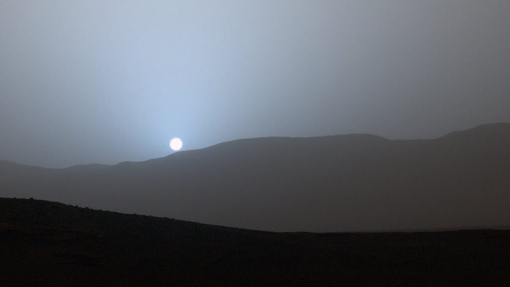 Curiosity spies a 'blue' Martian sunset in 2015. Credit: NASA/JPL-Caltech/MSSS/Texas A&M University